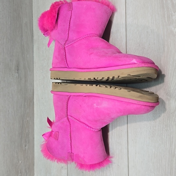 Ugg Australia Women Pink Mini Bailey Bow Short Shearling Lined Boots Shoes Sz 9 - Picture 7 of 14